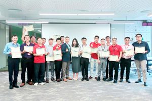 Quan-Ly-Khung-Hoang-Truyen-Thong-Noi-Bo-Paul-Huynh