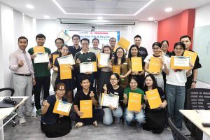 Ky-Nang-Giao-Tiep-Ung-Xu-Paul-Huynh