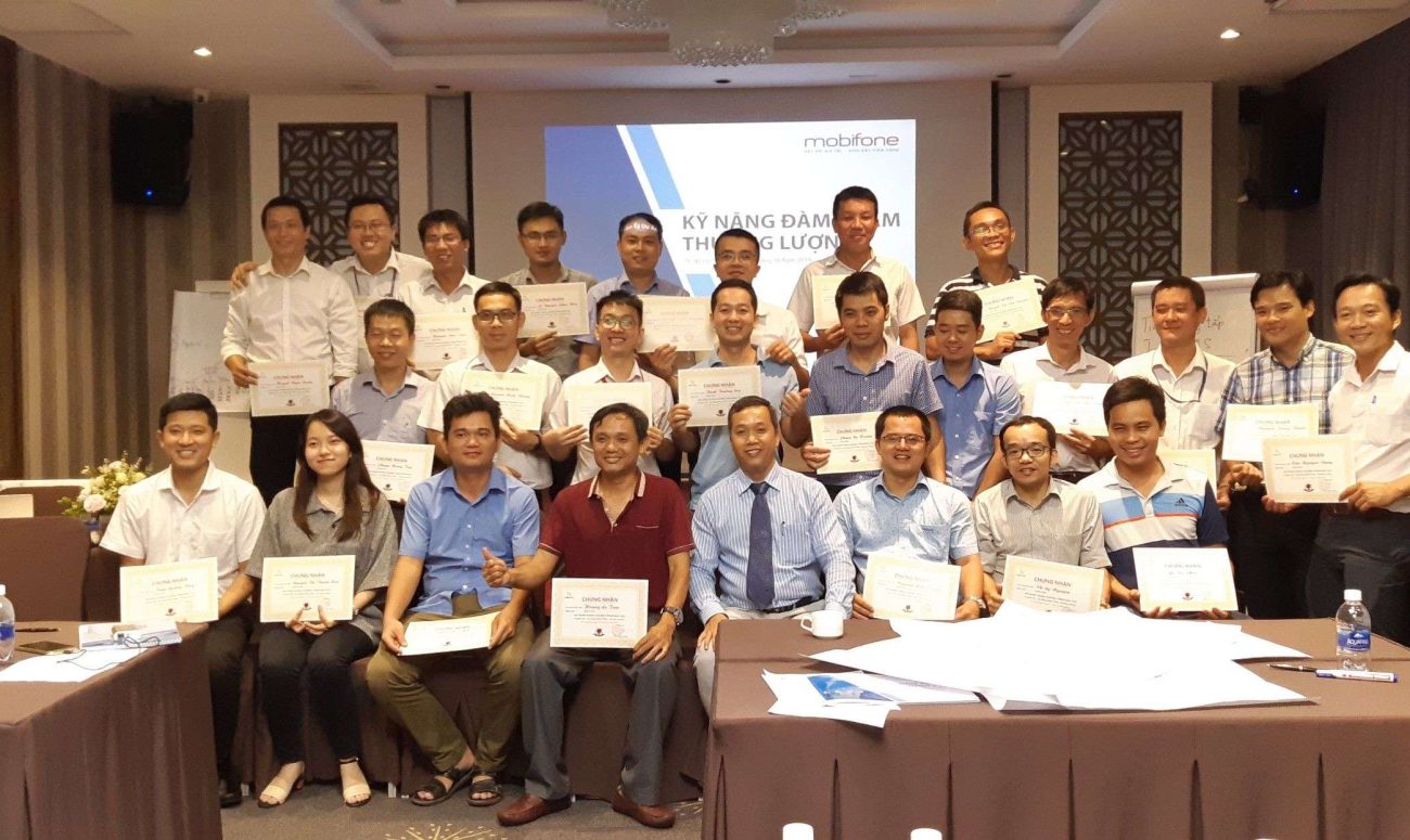 Ky-nang-dam-phan-thuyet-phuc-Mobiphone-7